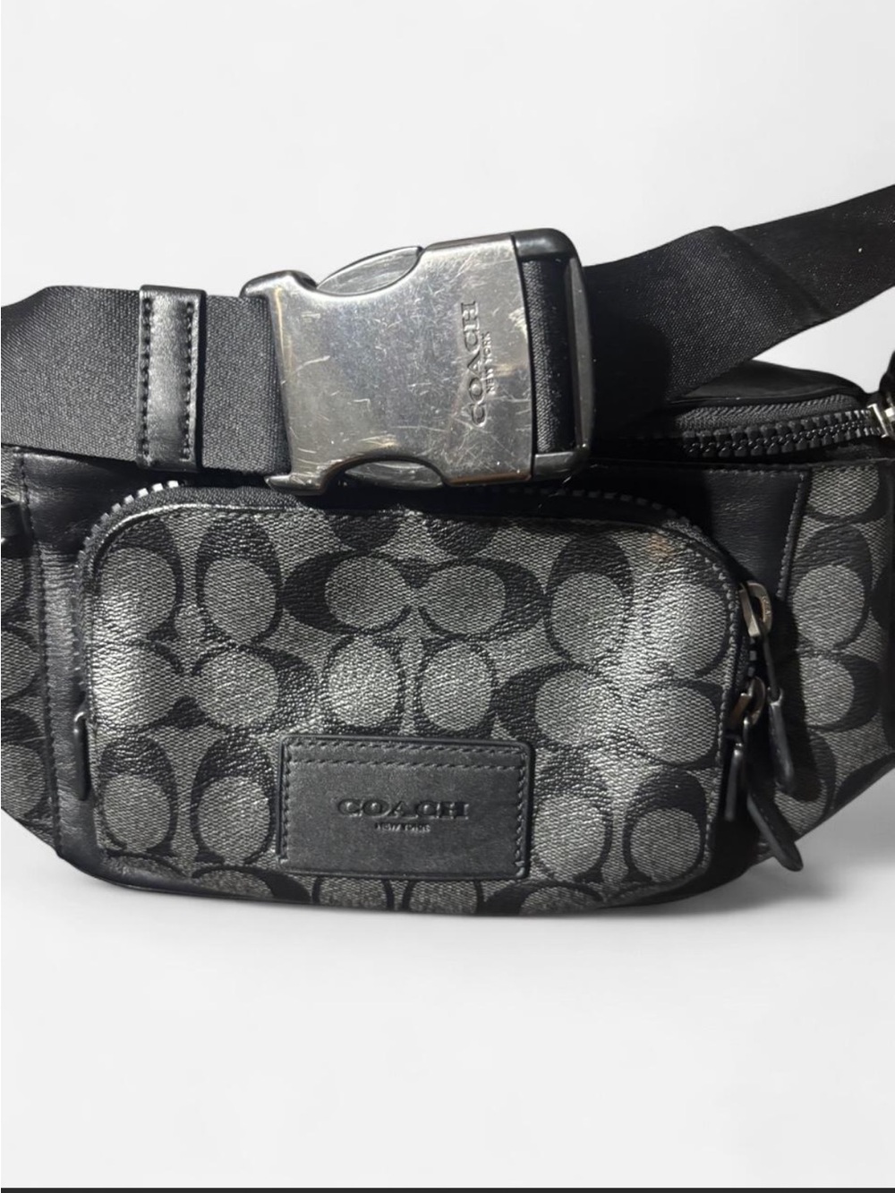 Coach Men’s Signature “Warren” Canvas Belt Bag in Black and Charcoal - Picture 4 of 8